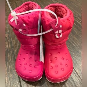 NWT CROCS Kids Toddlers Girls Fuchsia Snow Boots
